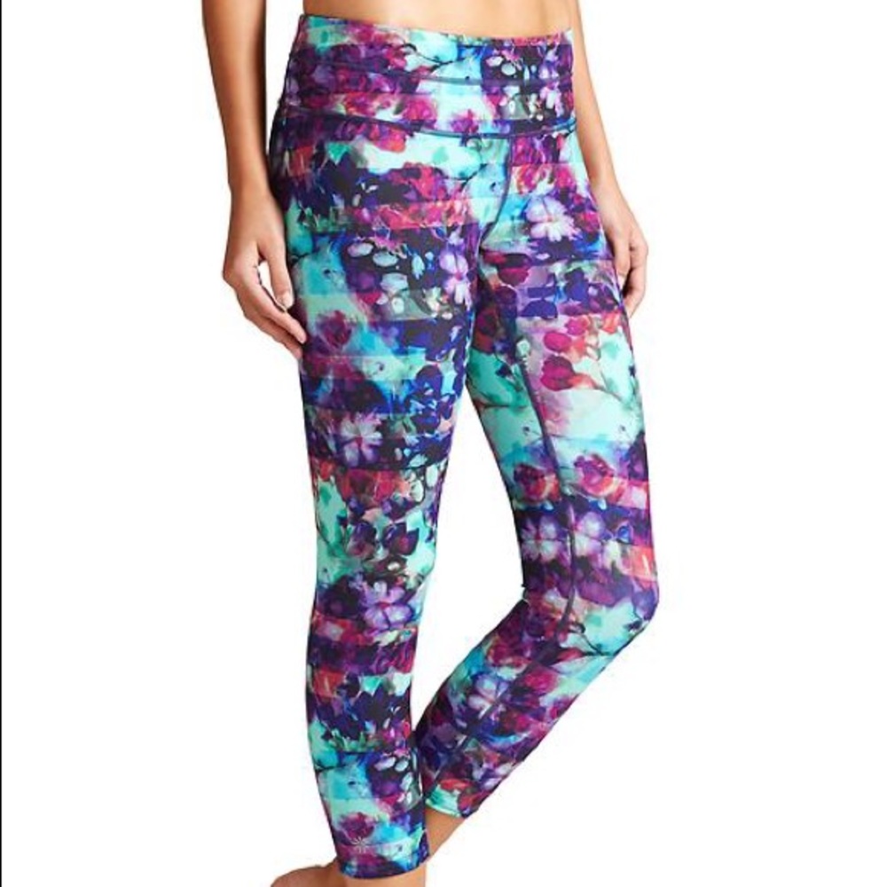 Athleta Floral Fade Sonar Capri Leggings